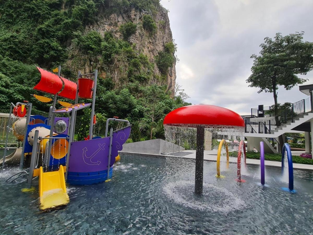 Ipoh Waterpark The Cove Premium Suites 7-13Pax By Iwh Екстериор снимка